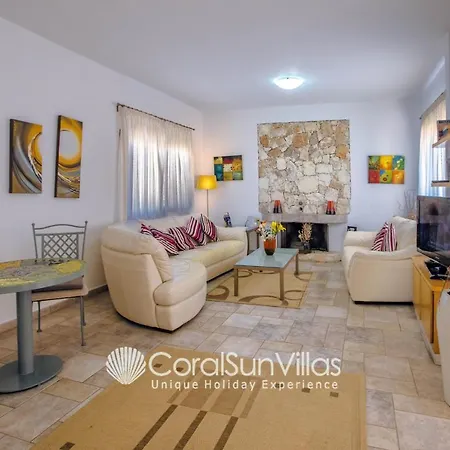 Vila Apollon Harmony Villa, By Coral Sun